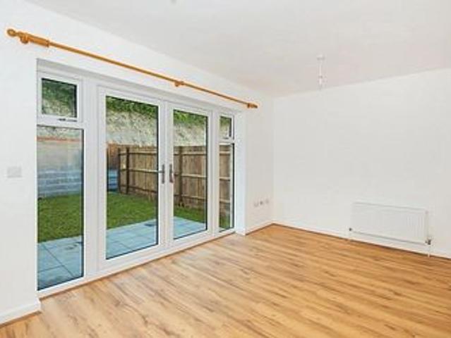 House for rent in River, Ash