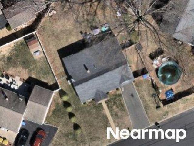 House for sale in Edison House for sale in Edison