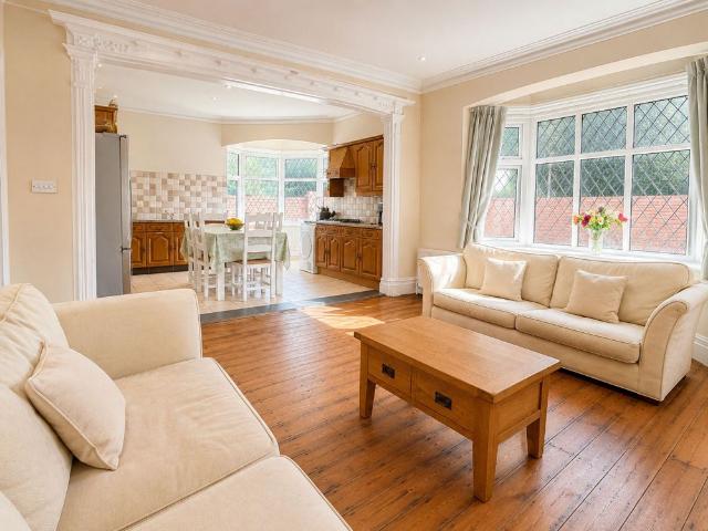 Apartment for rent in Talbot Village, Bournemouth