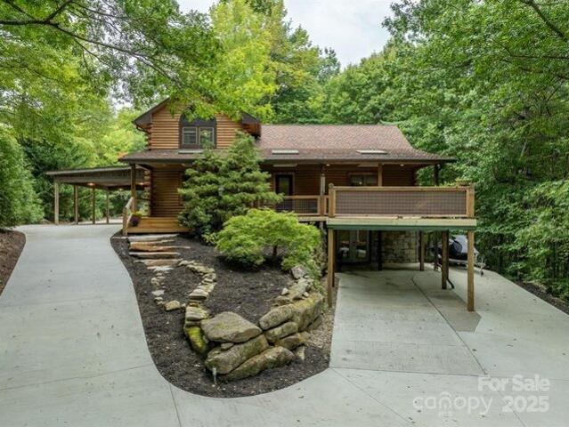 House for sale in Lake Toxaway