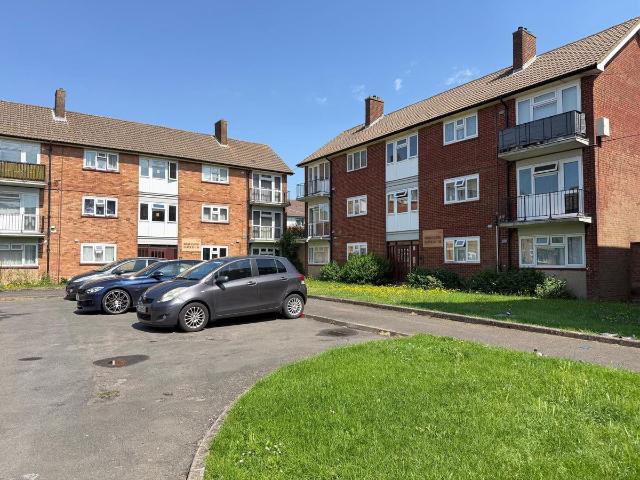 Apartment for rent in Farley Hill, Spring Park