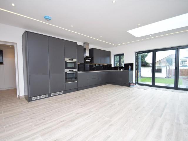 House for rent in Kingsbury, Greater London