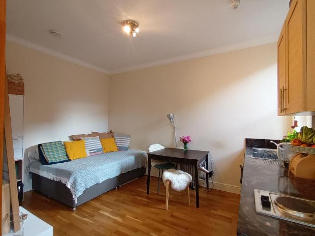 Studio for rent in Belsize Park, Greater London