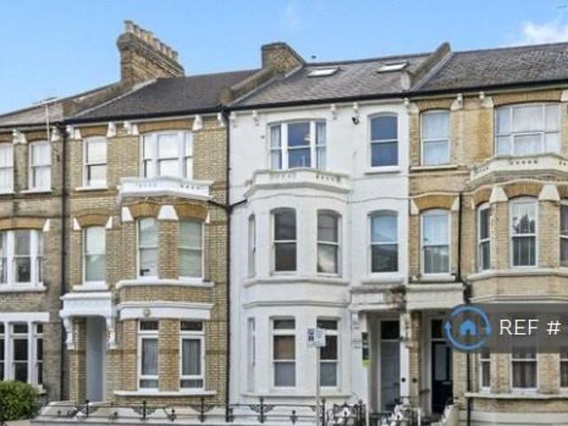 Apartment for rent in East Twickenham, Greater London