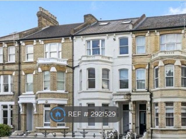 House for rent in East Twickenham, Greater London