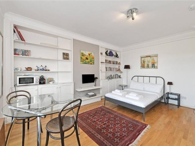 Apartment for rent in Marylebone, Greater London
