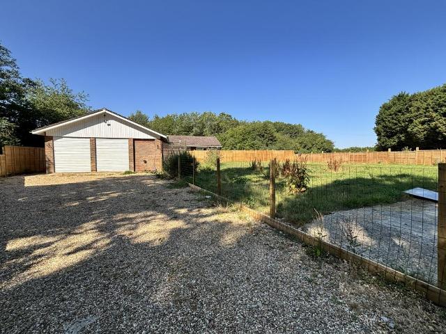 House for rent in Pouchen End, Hertfordshire