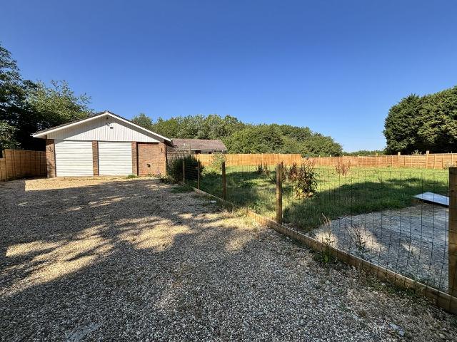 House for rent in Pouchen End, Hertfordshire