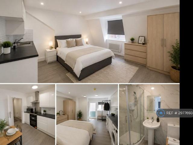 Apartment for rent in Summerstown, Greater London