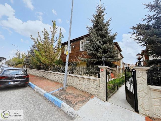 Aziziye içerisinde satılık Villa