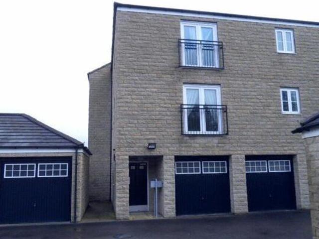 House for sale in Dewsbury, West Yorkshire
