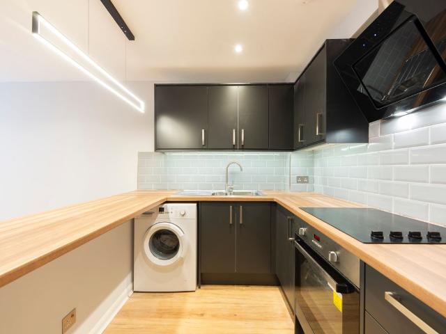 House for rent in London Borough of Merton, Merton Park