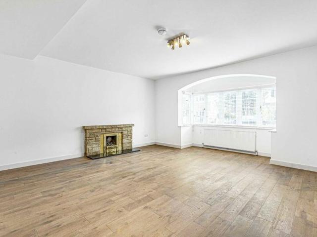 House for rent in North Sheen, Greater London