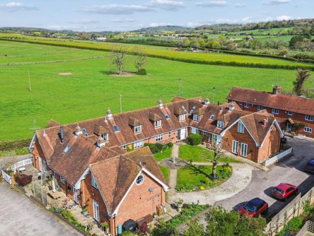House for rent in Cow Roast, Pouchen End