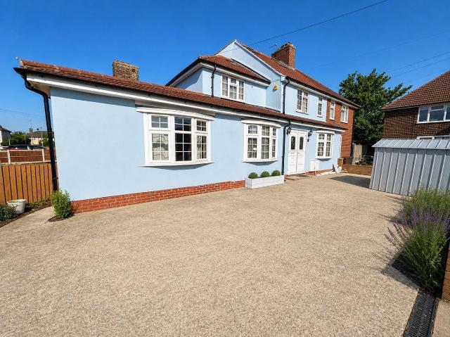 House for rent in Scrattons Farm, Greater London