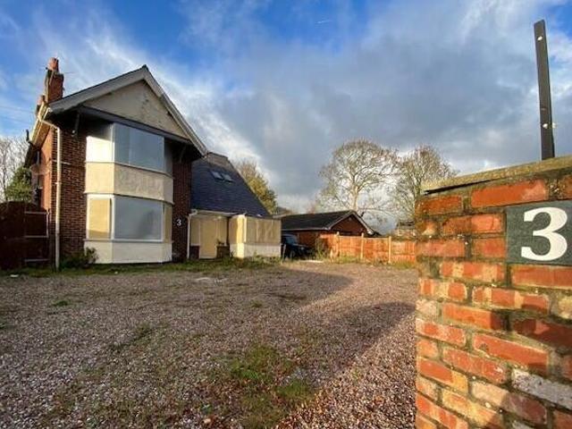 House for sale in Calderstones