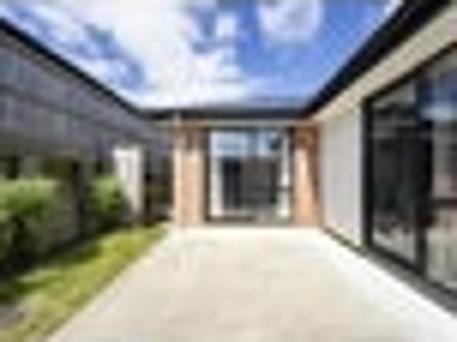 House for rent in Horsham Village, Hamilton City