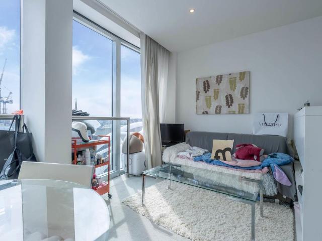 Studio for rent in Bordesley, West Midlands