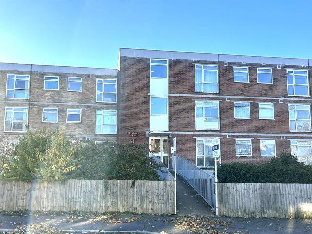 Studio for rent in St Anthony's Hill, Eastbourne
