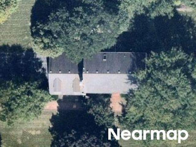 House for sale in Pewaukee, Wisconsin