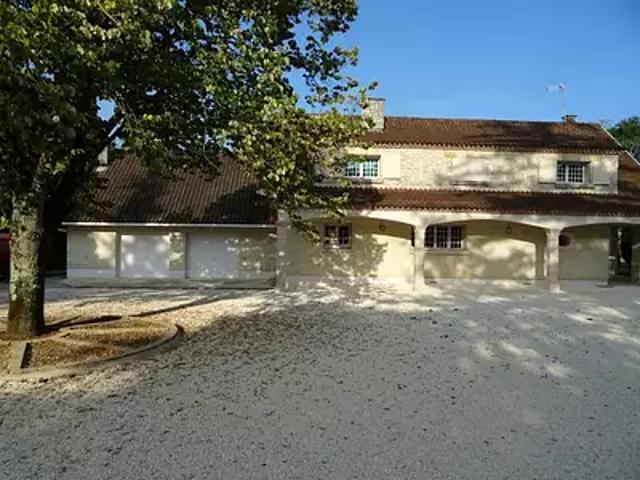 Maison vente à Angoulême, Roullet-saint-estèphe