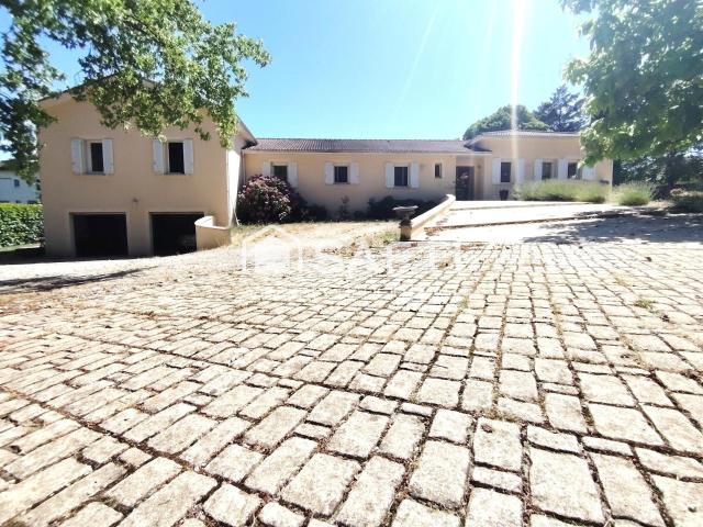 Maison vente à Confolens, Tessonnière