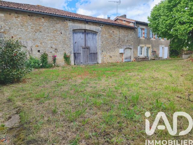 Maison vente à Confolens, Tessonnière