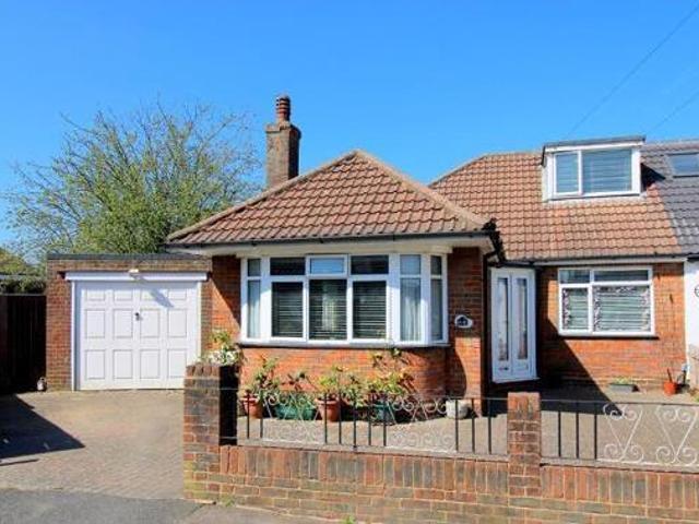 House for sale in Luton