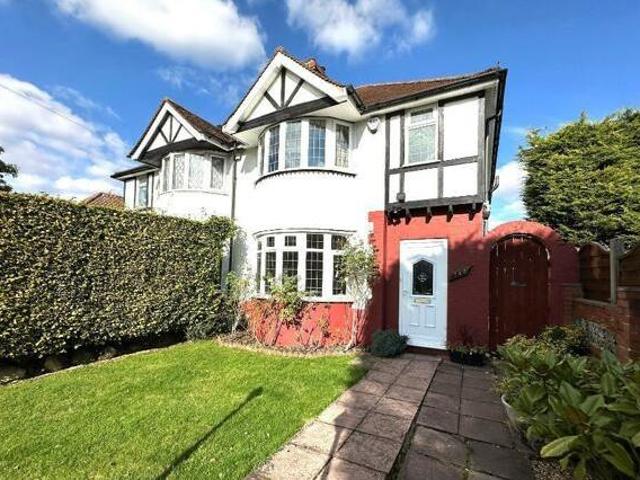 House for sale in Luton, England