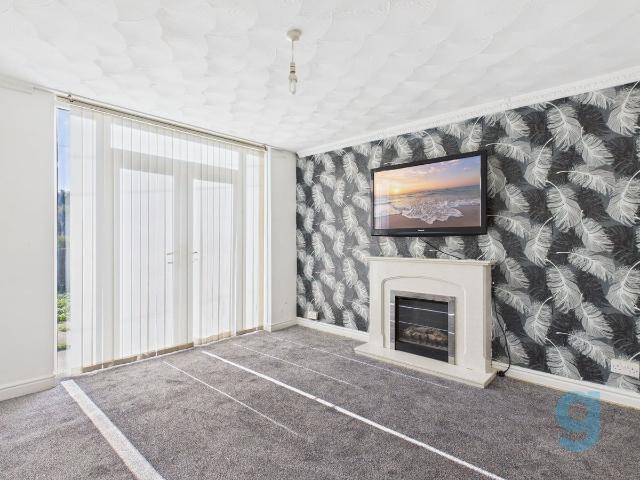 House for rent in Calderstones