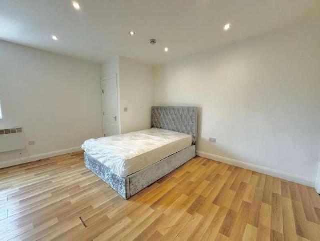 Apartment for rent in Harehills, West Yorkshire