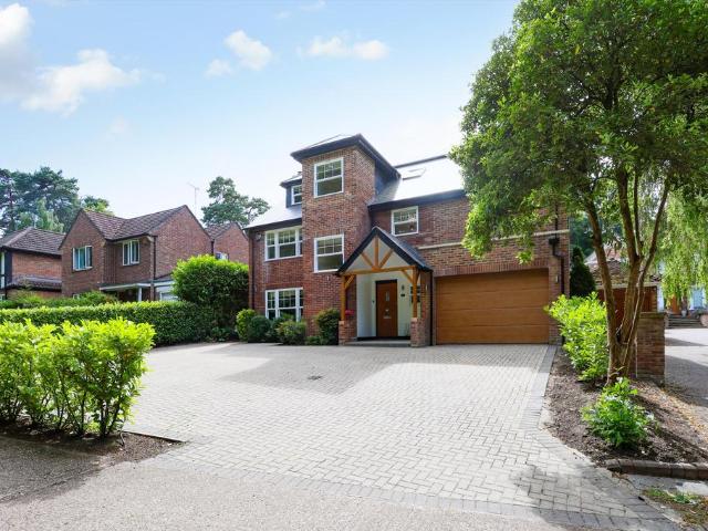 House for rent in Blackhills, Surrey
