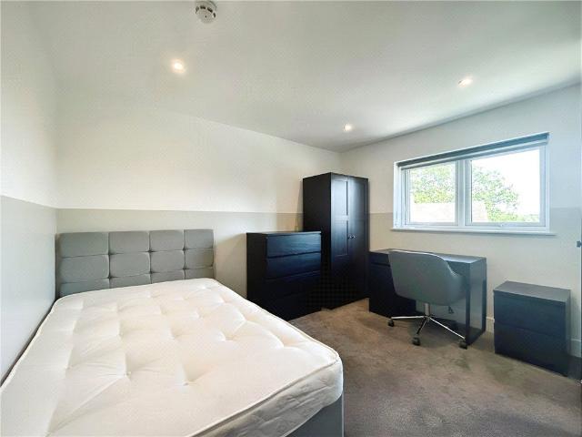 Room for rent in Westborough