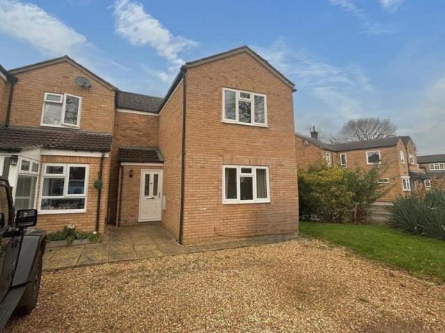 House for rent in Knaphill, Woking