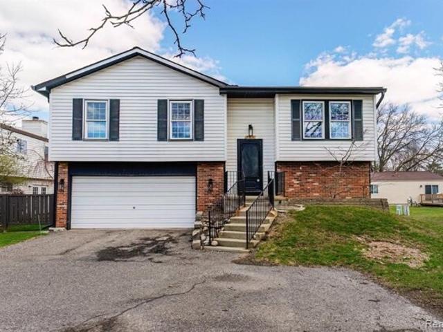 Condo for sale in Troy