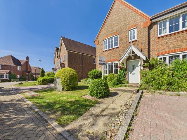 House for rent in Perryfields, West Sussex