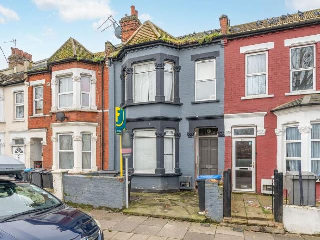 House for rent in Harlesden, Greater London