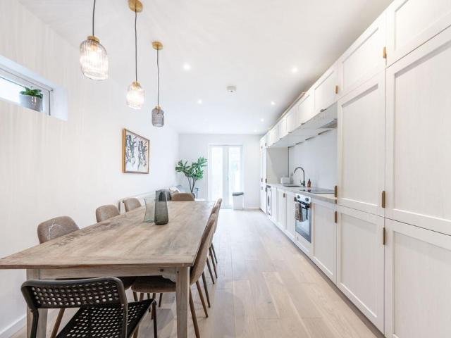 House for rent in Harlesden, Greater London