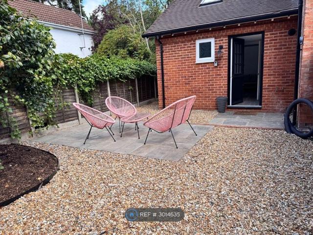 Room for rent in Hart, Hampshire