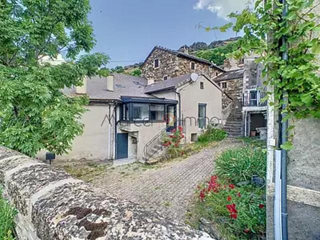 Maison location à Les Roussels, Rousses