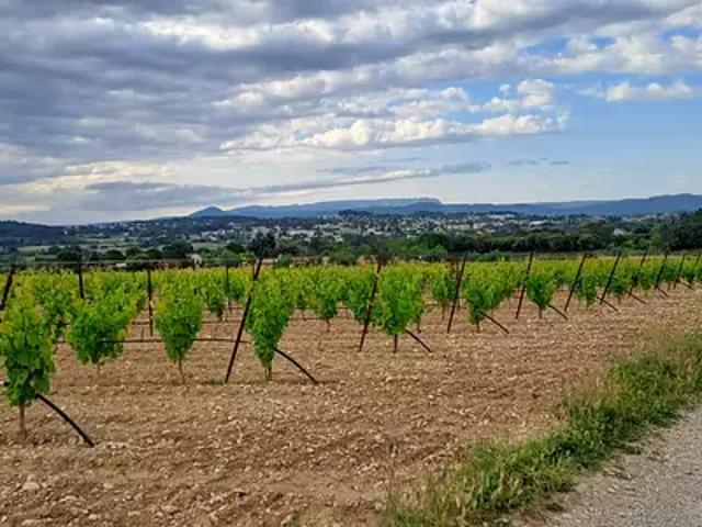 Terrain vente à Aix-en-Provence, Rousset