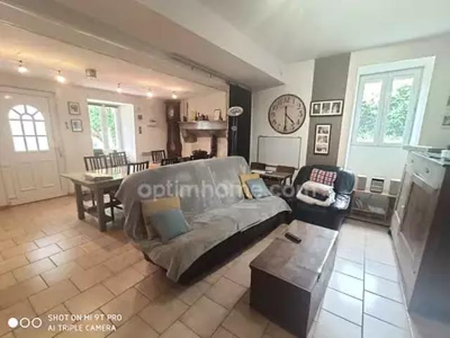 Maison vente à Confolens, Nouvelle-Aquitaine