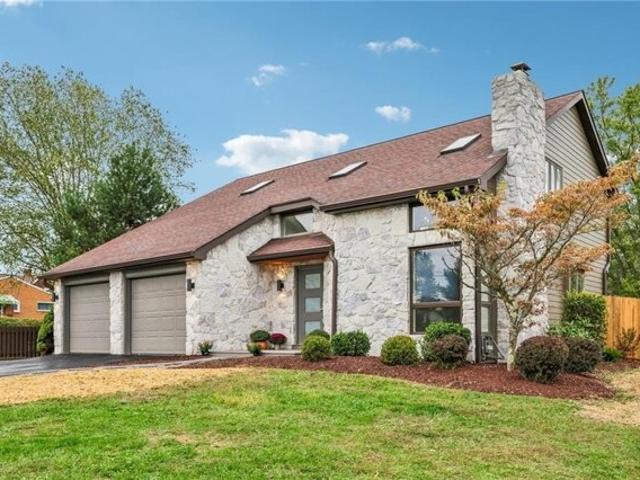 House for sale in Claridge, Pennsylvania