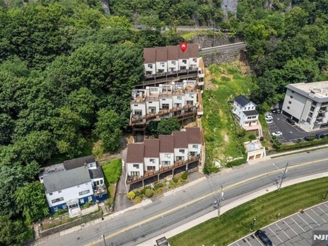 Condo for sale in Edgewater Condo for sale in Edgewater