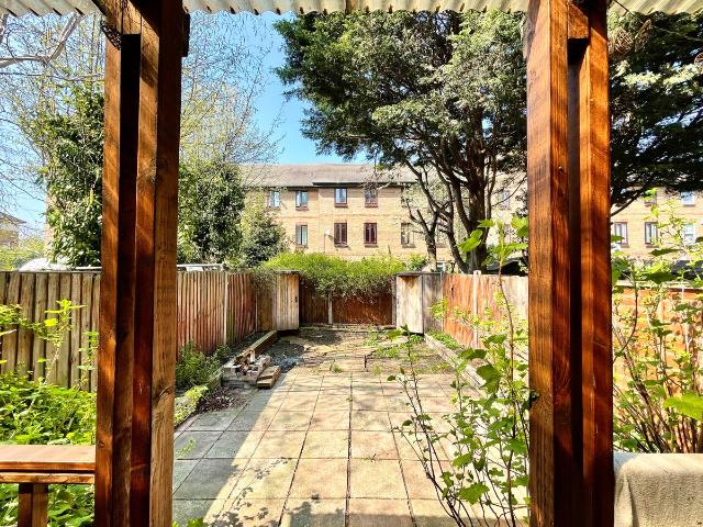 Room for rent in Beckton, Greater London