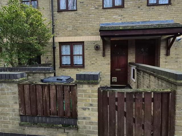 House for rent in Loxford, Greater London
