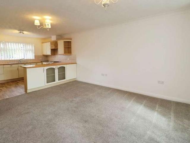 Apartment for rent in Higher Bebington, Bebington