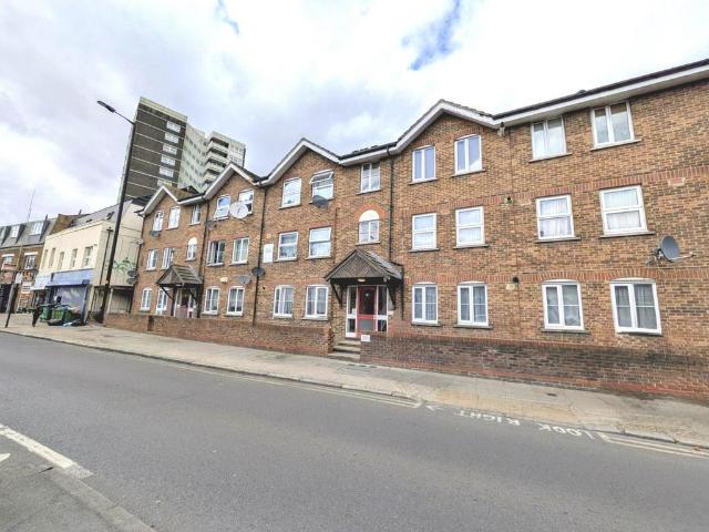 Apartment for rent in Plaistow, Greater London