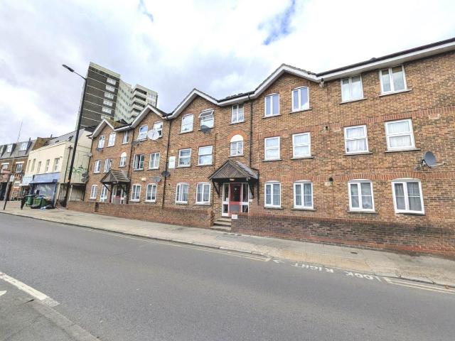 Apartment for rent in Plaistow, Greater London