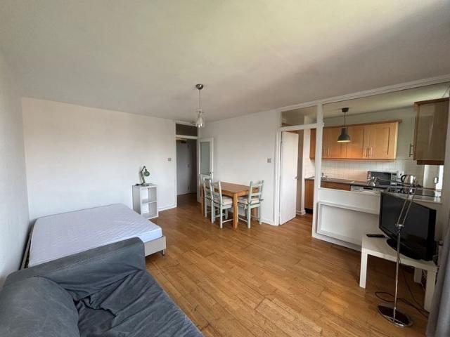 Apartment to rent in Bluebell, North Tipperary